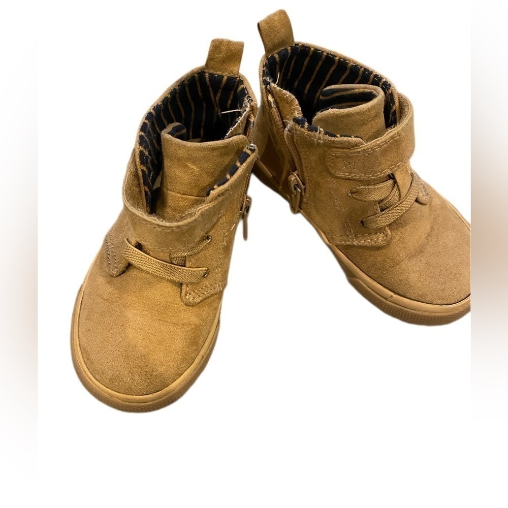 CAT & Jack boys shoes size 6 light brown boots